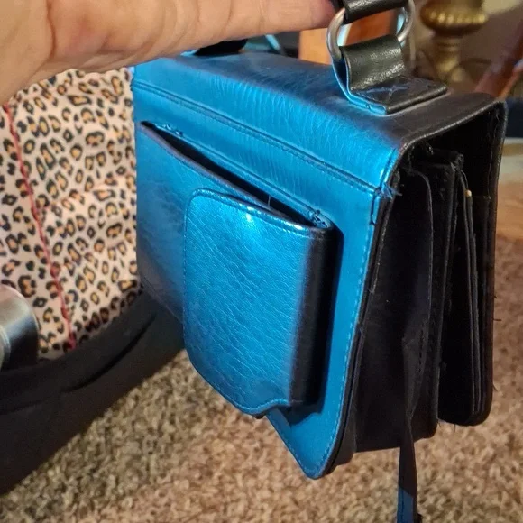 Classics messenger /wallet